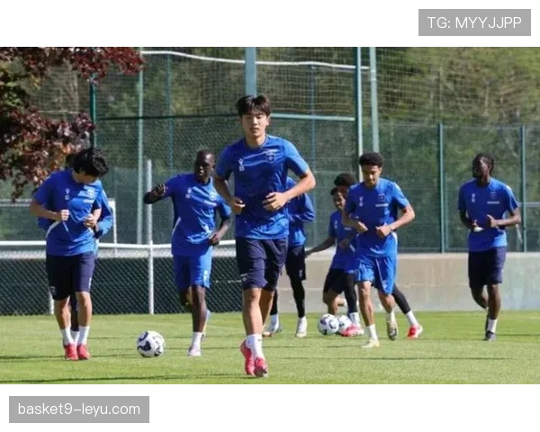 欧洲杯U19赛场新星闪耀，年轻才俊点燃未来足球希望