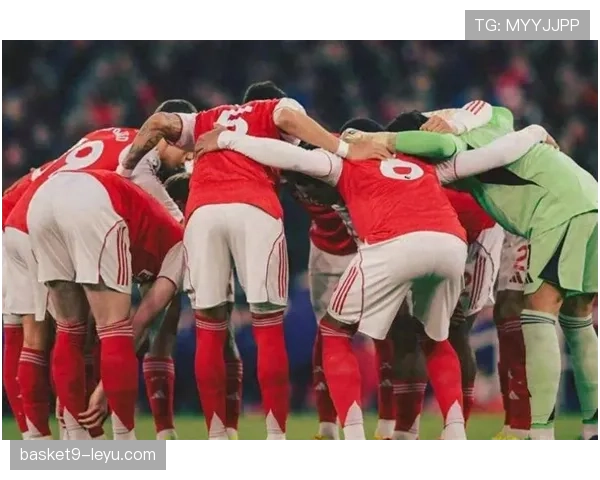 英超争冠白热化：豪门齐发力，积分榜悬念再起