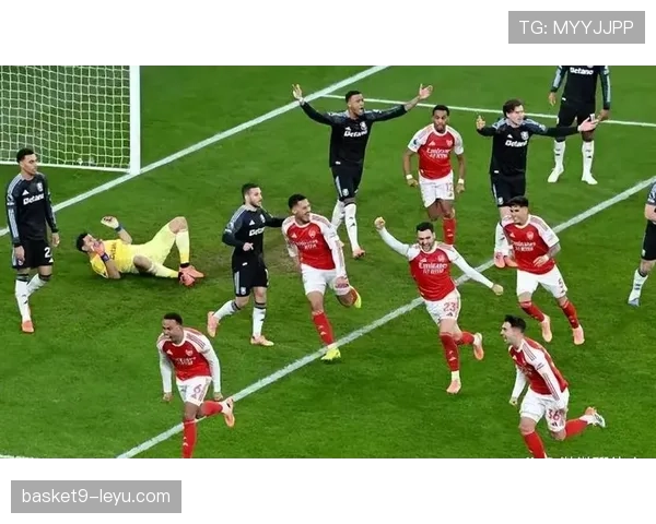 英超争冠悬念再起，激烈角逐引关注