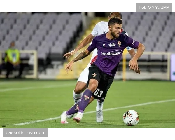 佛罗伦萨在欧洲协会联赛的亚军之路彰显坚韧不拔的拼搏精神与竞争力 佛罗伦萨在欧洲协会联赛的亚军之路彰显坚韧不拔的拼搏精神与竞争力