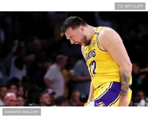 戴维斯持续发挥稳定，对抗能力助湖人稳步前进