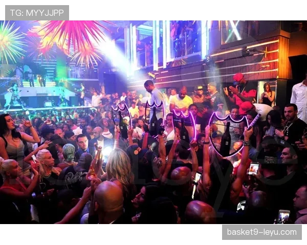 萨卡这训练完直接去夜店蹦迪的体力，真当自己是永动机？