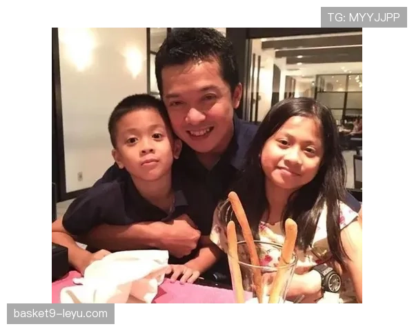 陶菲克退役后住的别墅，比印尼总统官邸还像度假村